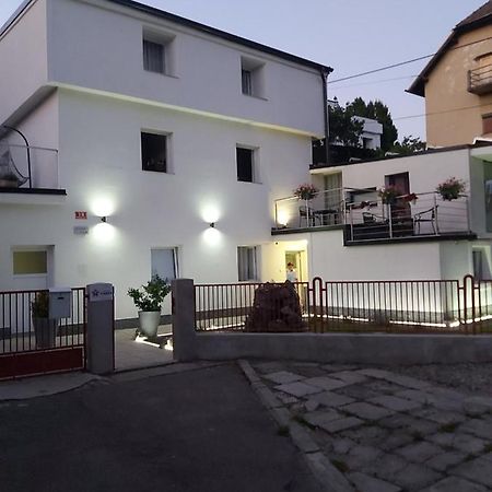 Rooms Panda Maribor Exteriör bild