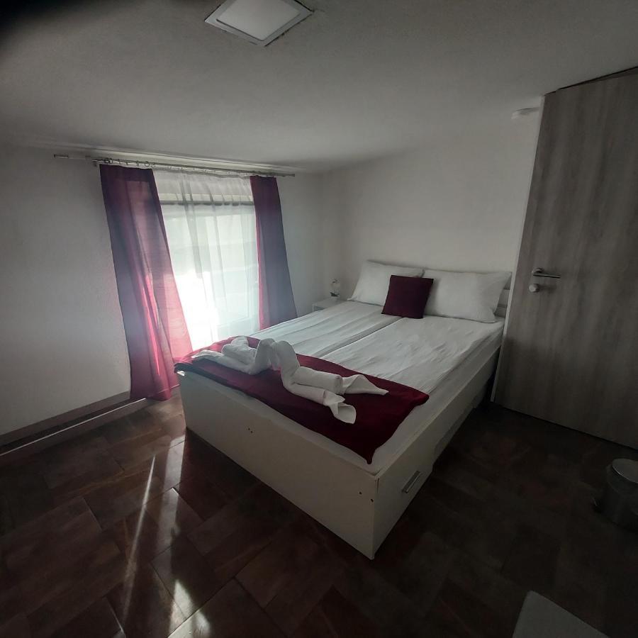 Rooms Panda Maribor Exteriör bild