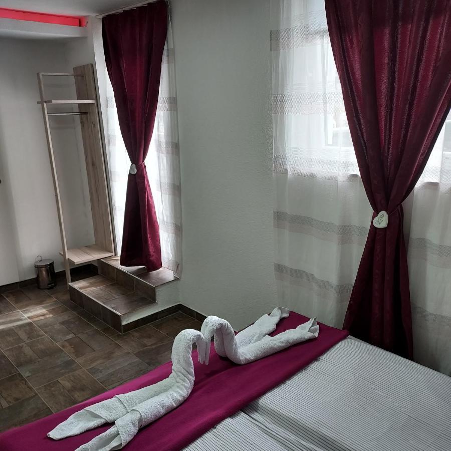 Rooms Panda Maribor Rum bild